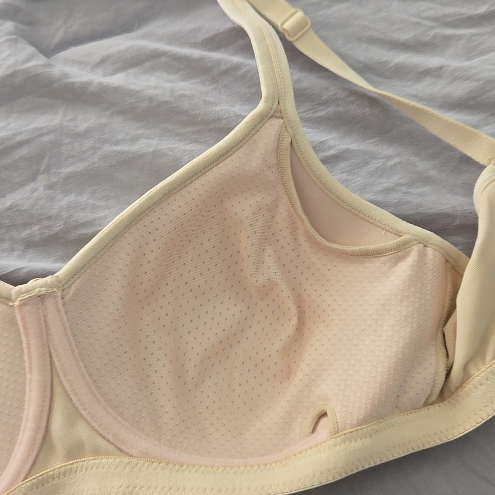 Amoena Mara Tshirt Bra - Picture 8 of 9